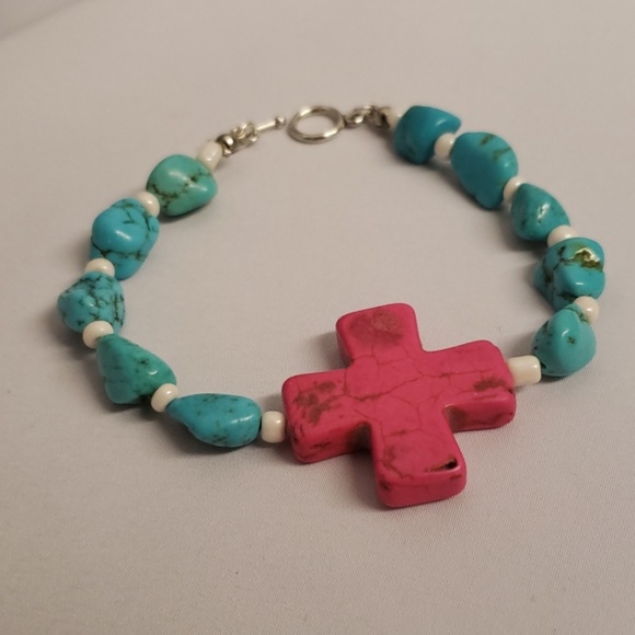 Jewelry - 💕8" Toggle Southwestern bracelet